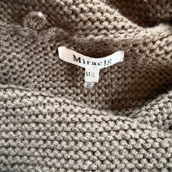 Miracle USA Sweater - Picture 3 of 3